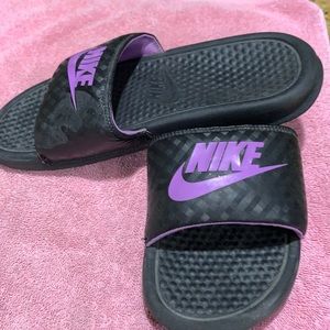 Nike black flip flops
